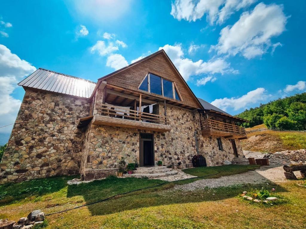Kelmendi Hotel 3*