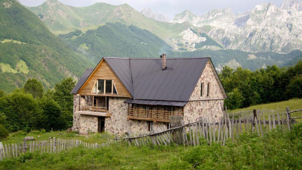 Hotel Kelmendi